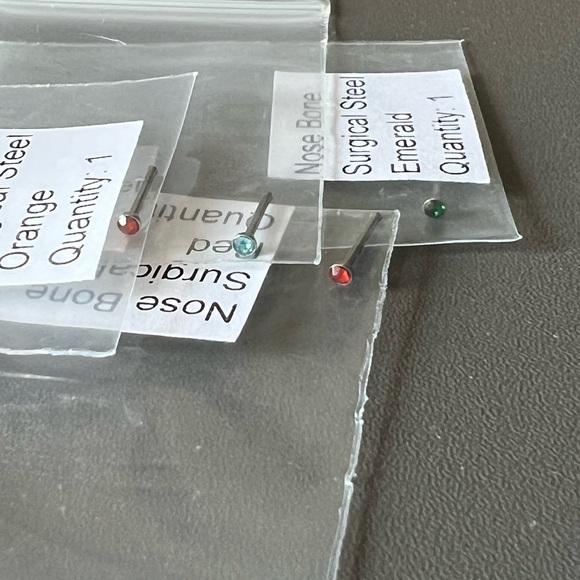 Set of 10 nose studs - Picture 4 of 4